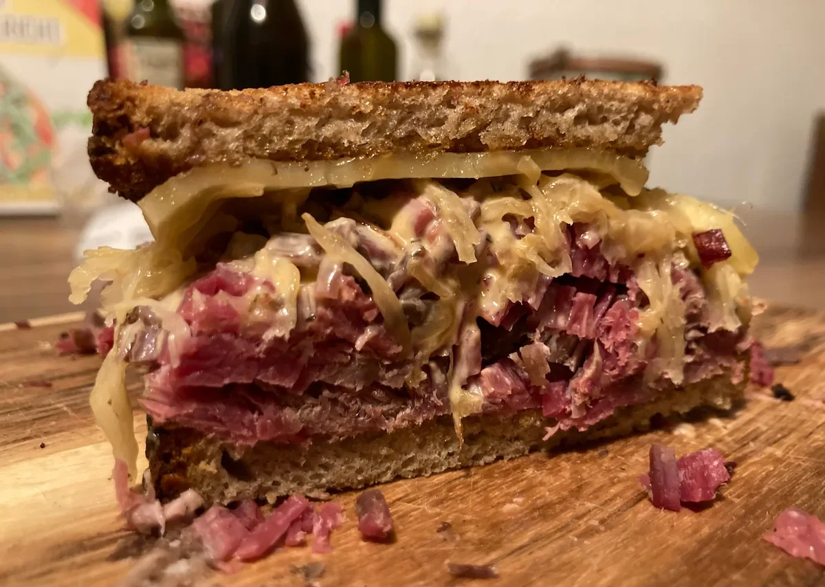 Reuben Sandwich Reuben Sandwich